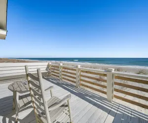 Photo 3 - Laughin Place I