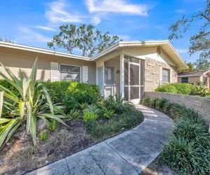 Photo 2 - Beautiful Pool Home Near Siesta Key Beach