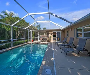 Photo 4 - 2852 Comfy Home with Heated Pool Near Siesta Key Beach