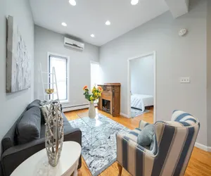 Photo 3 - Logan Mansion Suite 4