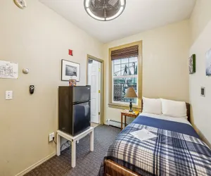 Photo 2 - Hotel Cathlamet Room 224 - Single