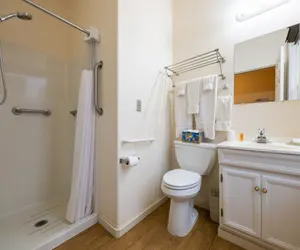 Photo 4 - Hotel Cathlamet Room 224 - Single