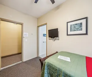 Photo 3 - Hotel Cathlamet Room 210  - Single