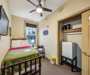 Photo 2 - Hotel Cathlamet Room 210  - Single
