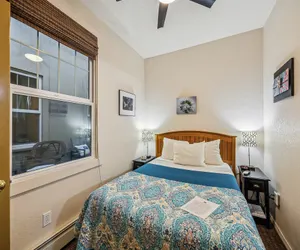 Photo 2 - Hotel Cathlamet Room 203 - Interior Full
