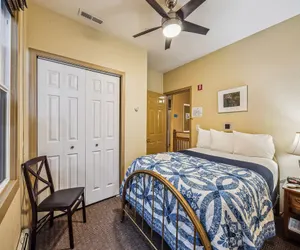 Photo 3 - Hotel Cathlamet Room 201 - Interior Full