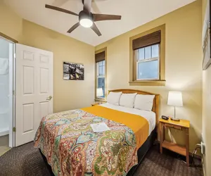 Photo 4 - Hotel Cathlamet Room 218 - Queen Suite