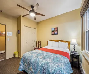 Photo 4 - Hotel Cathlamet Room 220 - Main St Queen