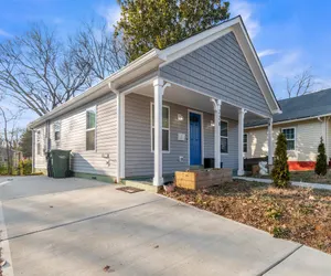 Photo 2 - Charming Pet Friendly Concord Retreat