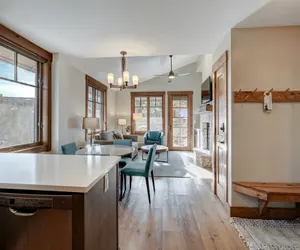 Photo 4 - Beautifully Updated Mountain Chic Condo