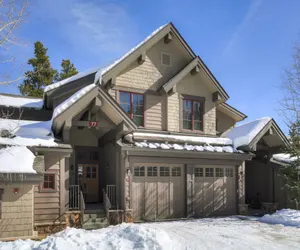 Photo 4 - Updated, Modern Townhome with Private Garage