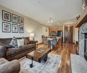 Photo 2 - Cozy Ski Chalet with Large Balcony