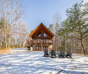 Photo 2 - Bearadise Cabin in Lake Lure