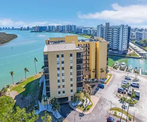 Photo 5 - Winward Point Unit 211