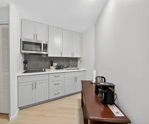 Photo 4 - Chic DT Honolulu Executive Condo