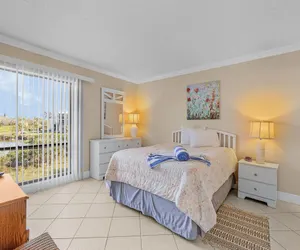Photo 2 - Weekly Discount! Bay Village 126: Beachfront 2BR Condo w/Balcony