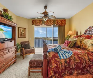 Photo 4 - Monthly Discount! Wateredge 492 Condo w/ Balcony & Bay Views