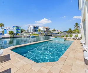 Photo 3 - 261 Carolina Ave: Gorgeous 6 BR, New Build, Heated Pool