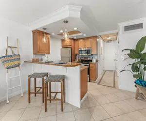 Photo 4 - Lahaina Shores #203