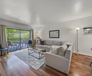 Photo 4 - 129 Park Station Escape! Cozy Condo with Pool Hot Tub! Walking Distance to Main Street Town Lift!
