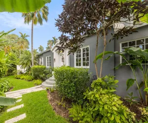 Photo 2 - 5mins to Beach/Golf - POOL/4BED/4BATH/Historic Gem