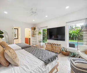 Photo 5 - 5mins to Beach/Golf - POOL/4BED/4BATH/Historic Gem