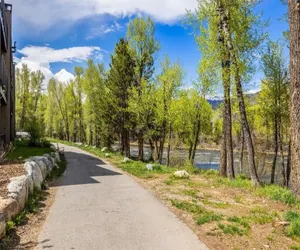 Photo 4 - River West 522