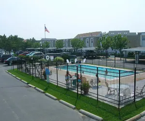 Photo 3 - Gullway Townhouse 2823