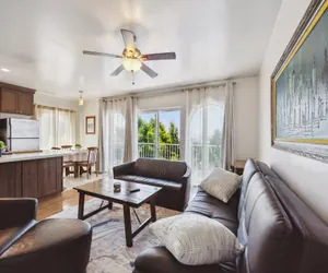 Photo 2 - Charming Retreat on West Quince Street