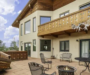 Photo 4 - H7 at Hope Mountain - 6-Bedroom Luxurious Retreat Home near Allenspark Colorado