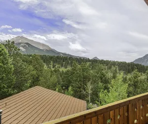 Photo 2 - H7 at Hope Mountain - 6-Bedroom Luxurious Retreat Home near Allenspark Colorado