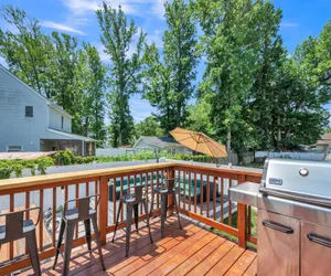 Photo 4 - Gorgeous Keansburg Home with Pool: Walk to Beach!