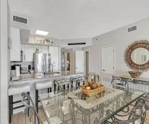 Photo 5 - Stunning Oceanfront Condo with Resort Amenities