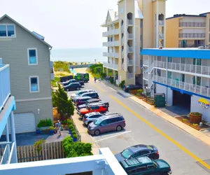 Photo 3 - Beachaven 305
