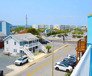 Photo 4 - Beachaven 305