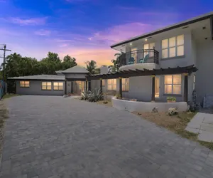 Photo 3 - Luxurious Oasis in Fort Lauderdale's Heart