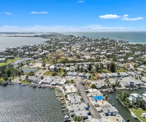 Photo 5 - Heliconia House