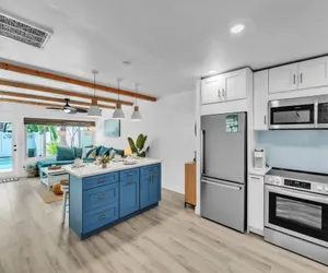 Photo 2 - Heliconia House