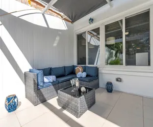 Photo 4 - Heliconia House