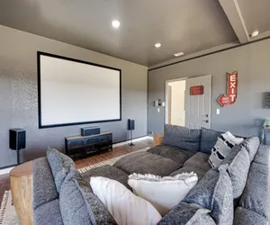 Photo 4 - Private Guesthouse with Deluxe Home Theater