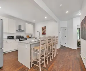 Photo 5 - Urban Retreat In Islandview