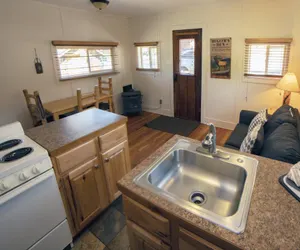 Photo 5 - Triple R Cottages: 2