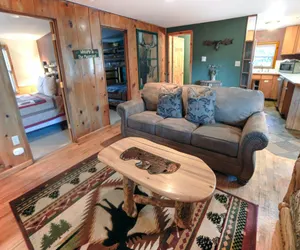 Photo 4 - Lazy R Cottages: 9