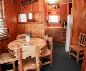 Photo 3 - Lazy R Cottages: 2