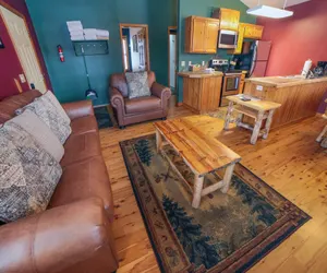 Photo 5 - Lazy R Cottages: 17