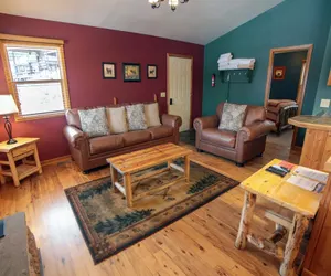 Photo 3 - Lazy R Cottages: 17