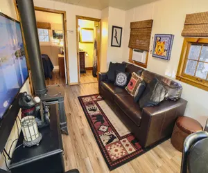 Photo 5 - Lazy R Cottages: 5