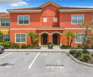 Photo 2 - Family-friendly 4-bed townhome near Disney World
