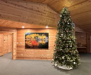 Photo 3 - River Road Lodge