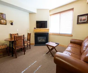 Photo 3 - Silverado Lodge - 1 BR Suite, King Bed & Pool View Save 20% on 7+ Nights!